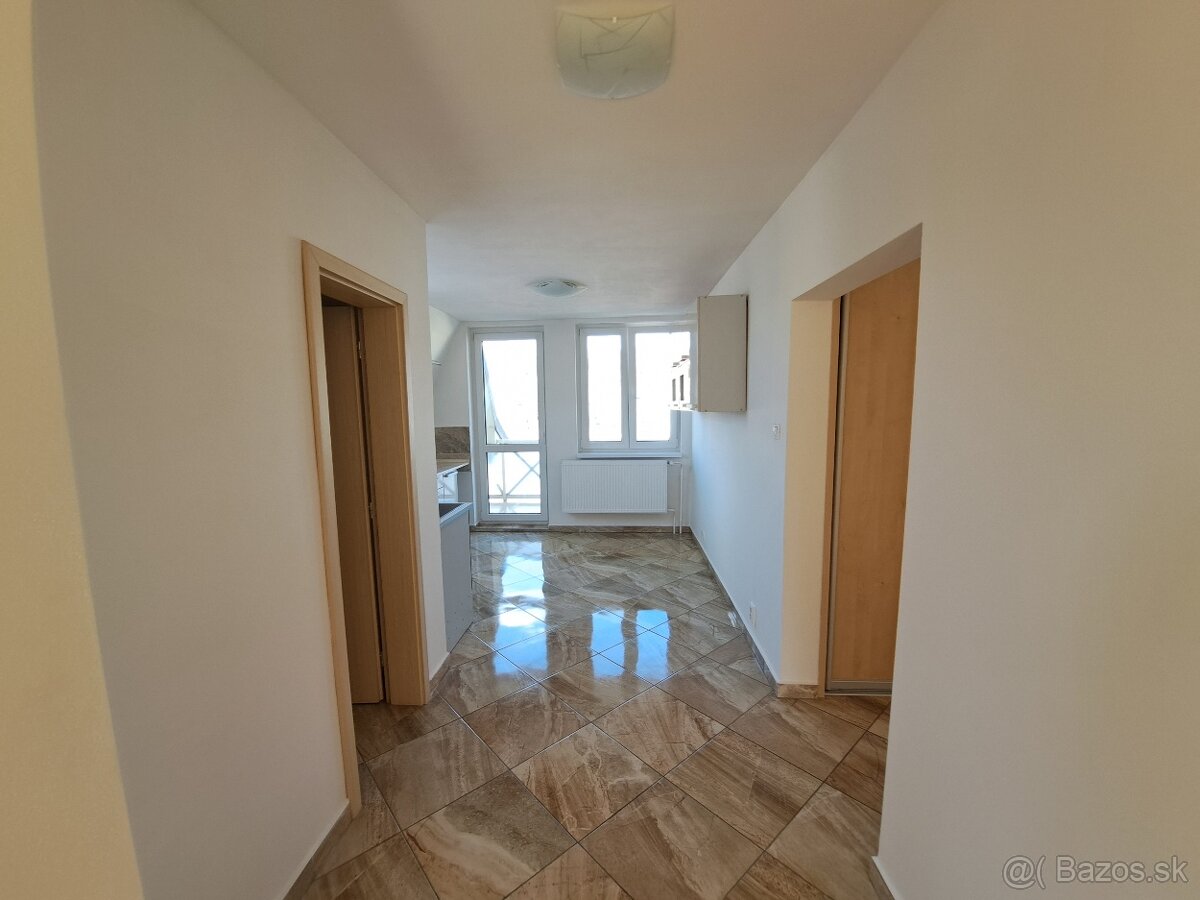 Prenajmem 3 izbový byt Krupina - 2