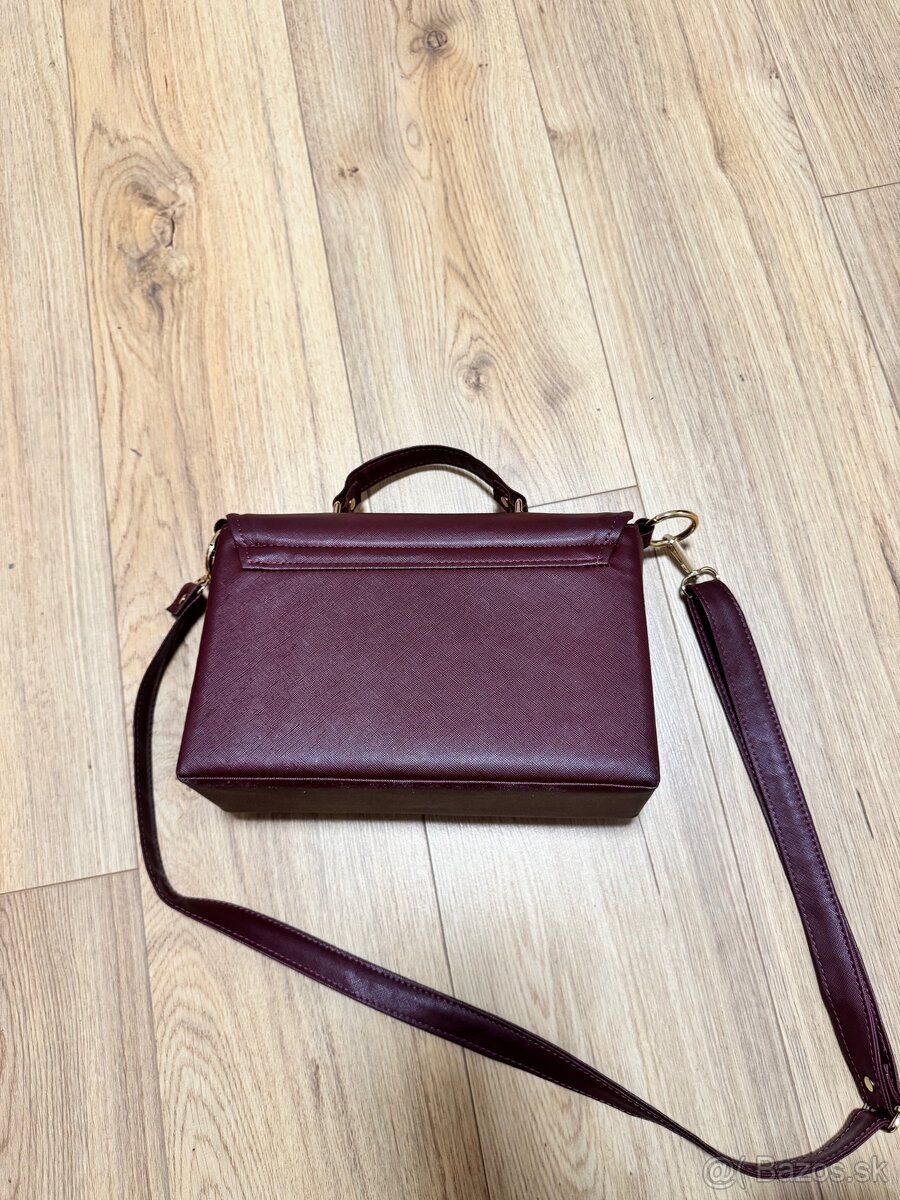 Burgundy kabelka značky MonArt - 2