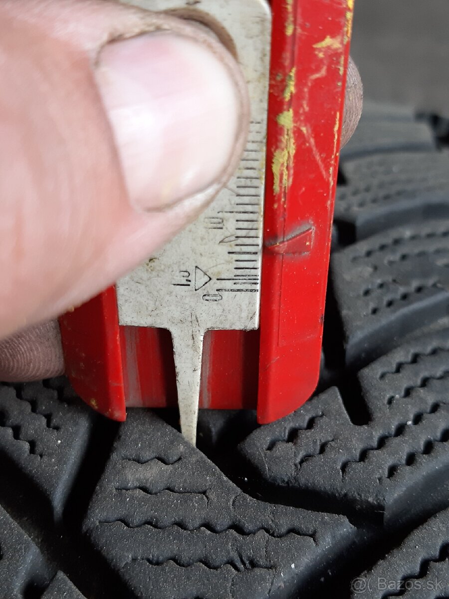Zimne Dunlop 215/50 R17 - 2