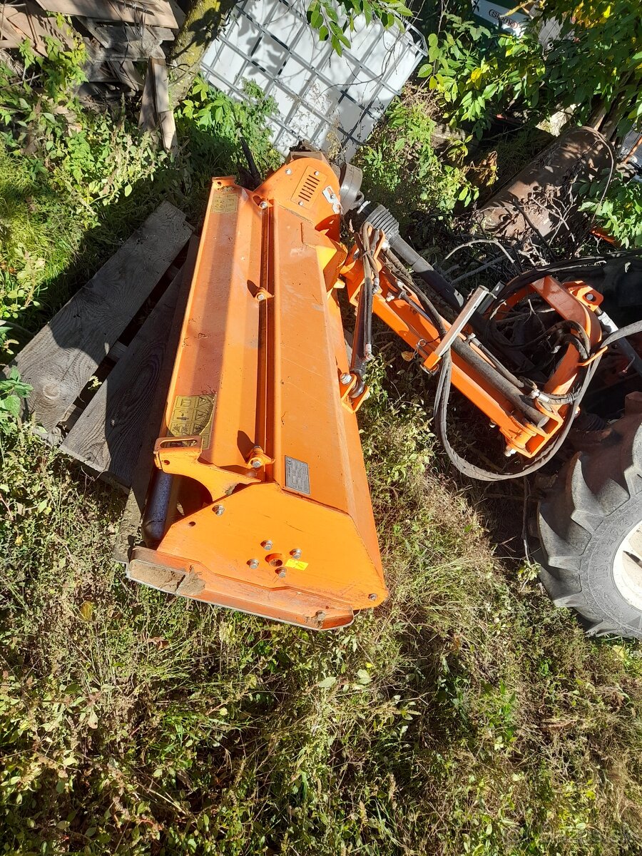 Priekopovy kladivkovy svahový mulčovač 165cm za traktor - 2