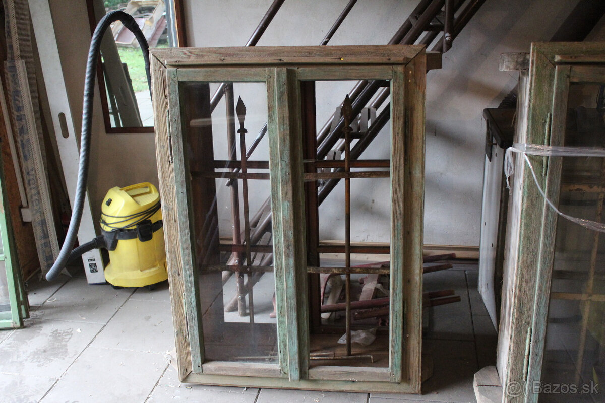 2 x starodávne okno z mrežou - 2