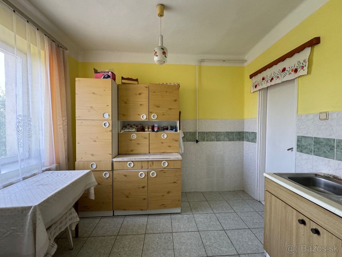 MAĎARSKO - FORRÓ / ENCS - ABÚJDEVECSER - 5 IZBOVÝ DVOJDOM I - 2