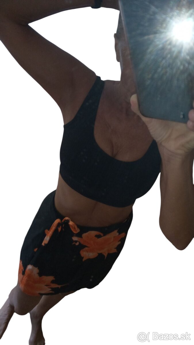 Sportova cierna podprsenka XS - 2