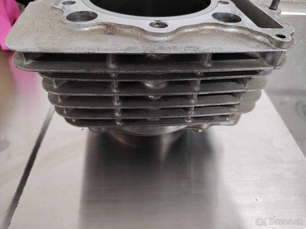 Predám valec Honda - 2