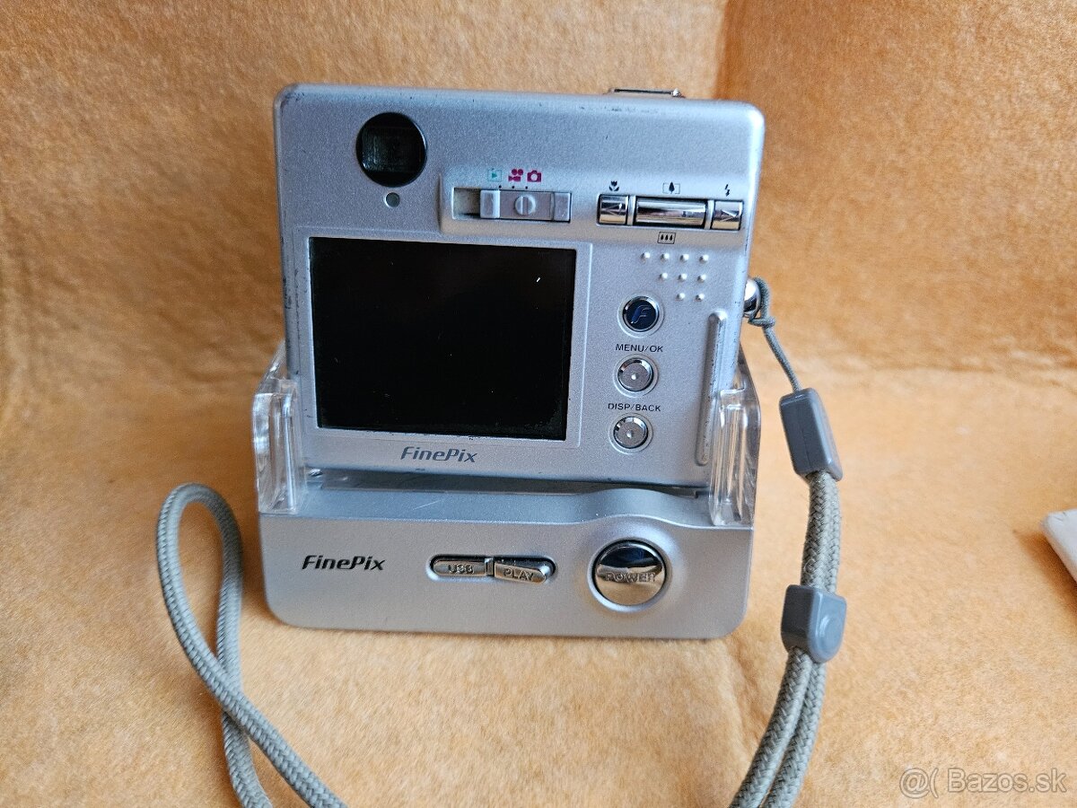 Fotoaparát FUJIFILM, model F 440 - 2