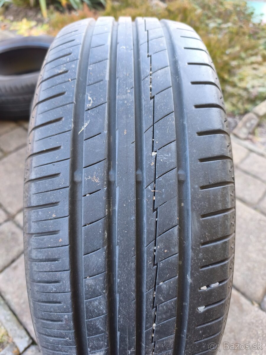 Yokohama BluEarth 205/55 R16 - 2
