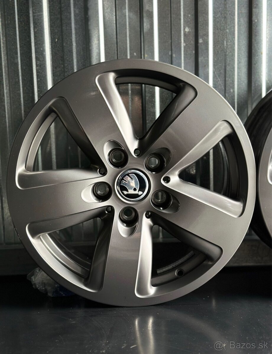 #32 Elektróny originál Škoda r16 - 2