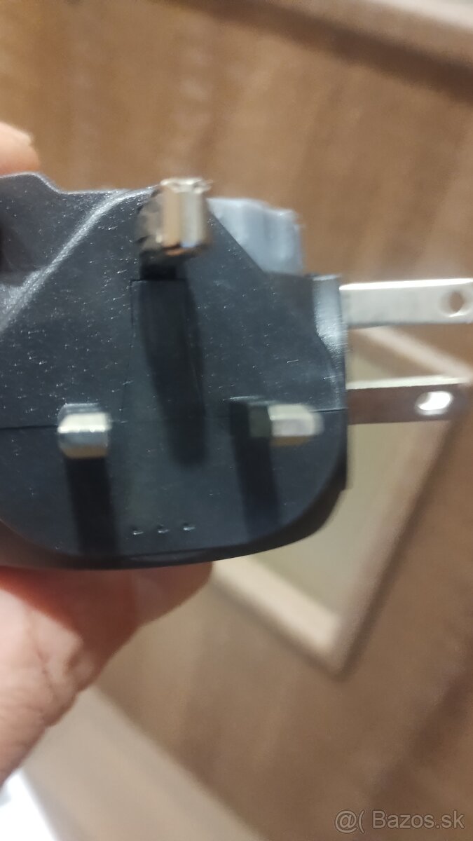 Cestovny adapter - 2