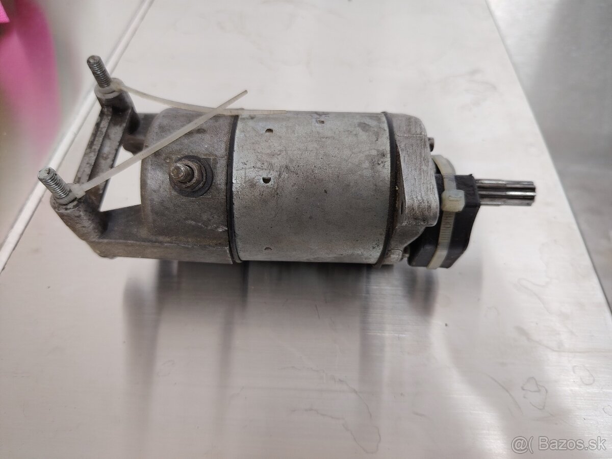 Predám štartér - 2