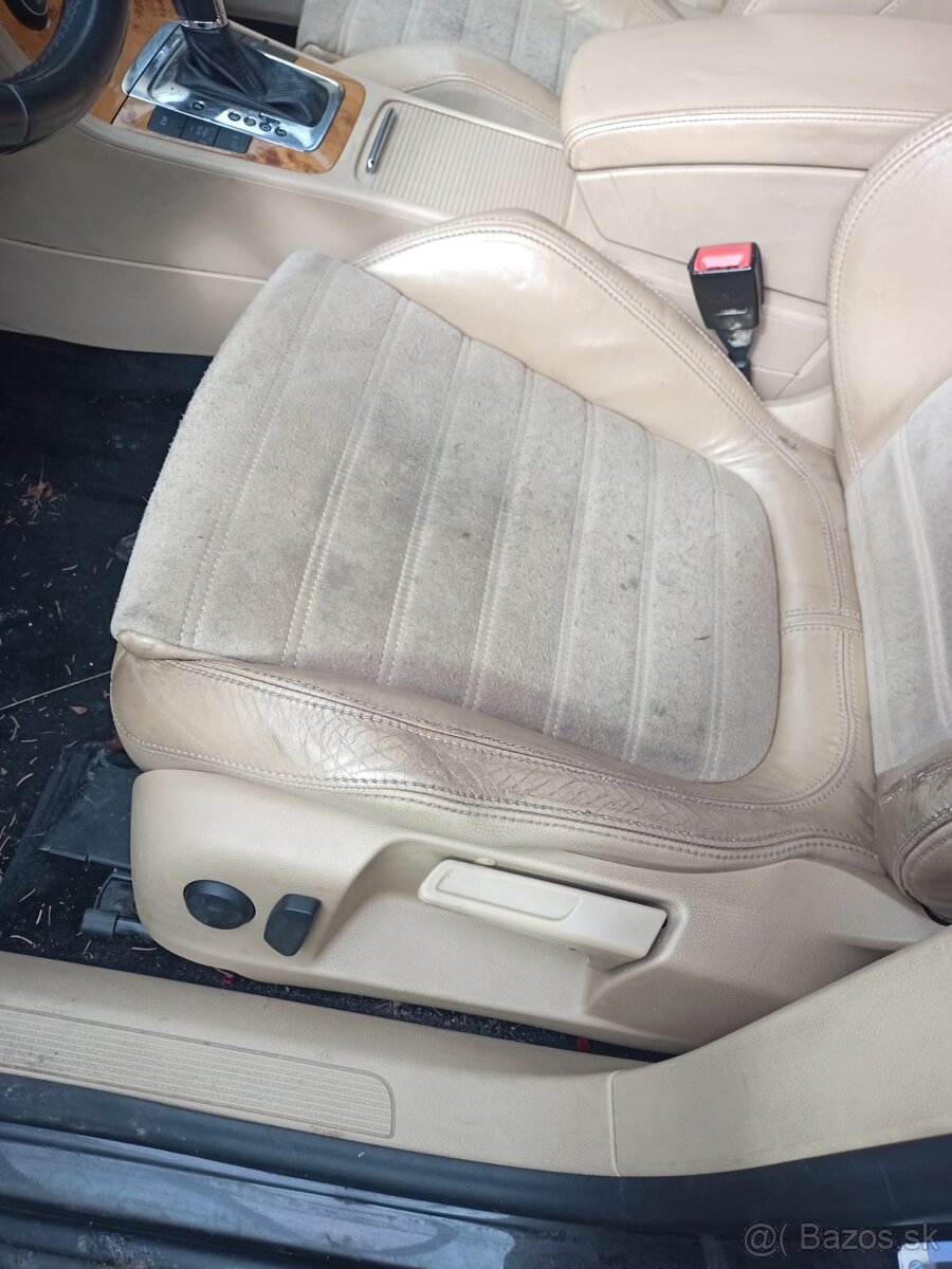Krémové koženné sedačky VW Passat b6 - 2