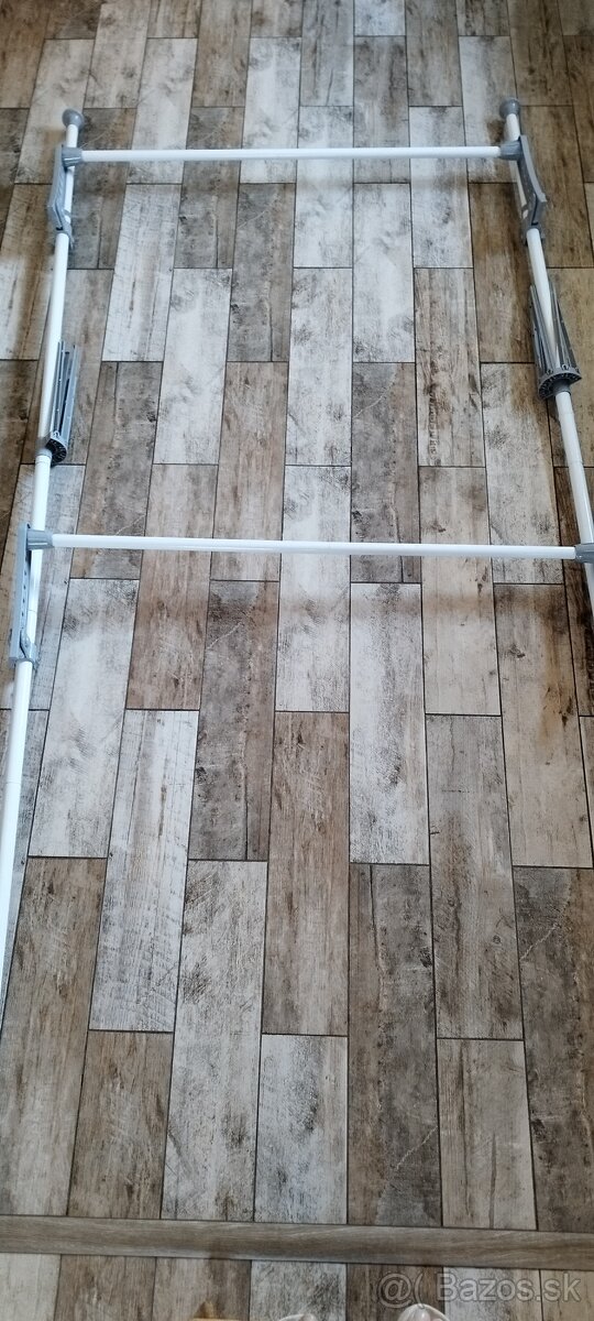 Teleskopicky vešiak - 2