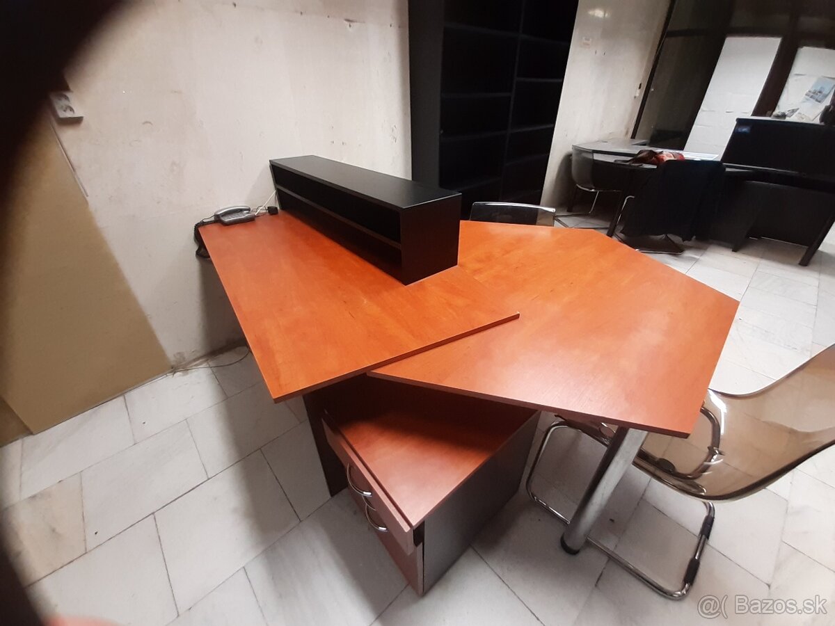 Kancelársky stôl - 2