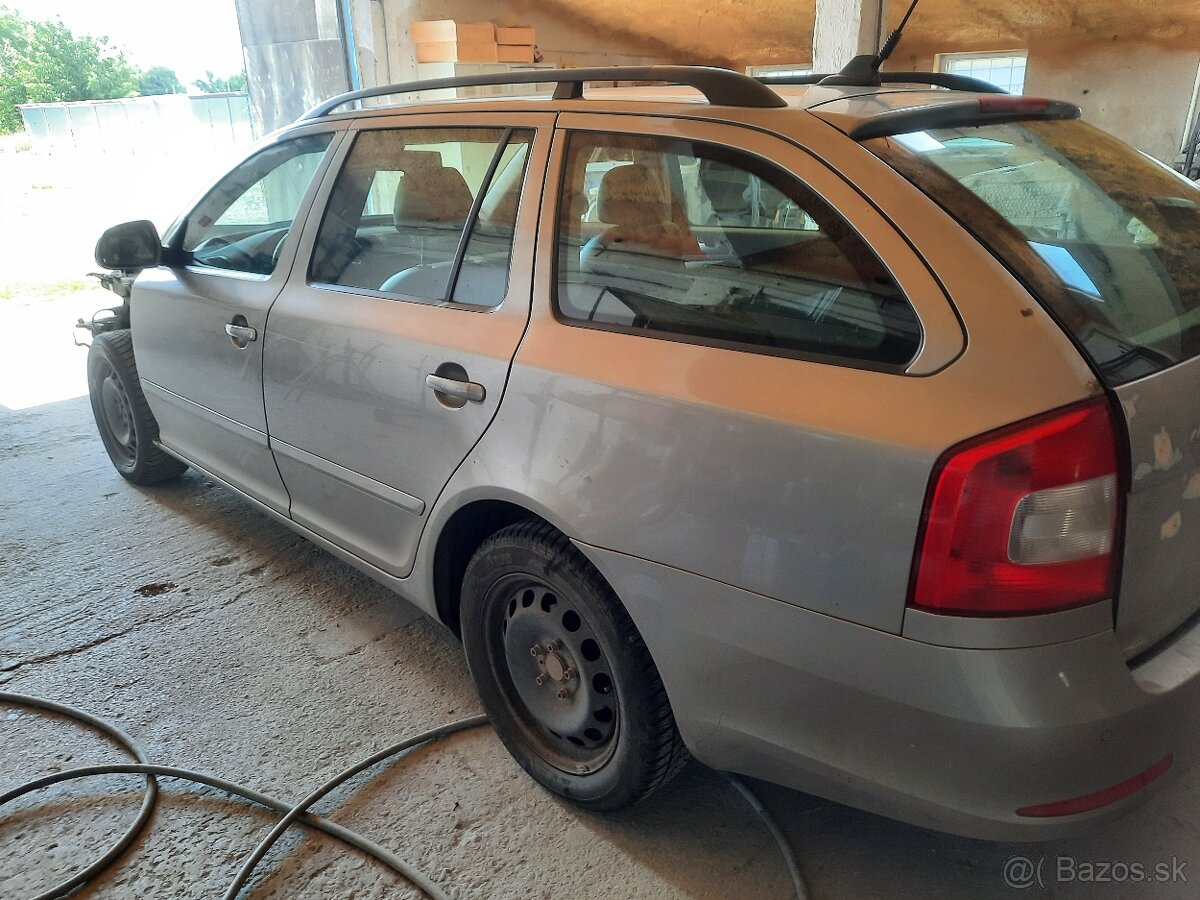 Rozpredam Skoda Octavia 2 Facelift 1,9tdi 77kw farba 9202 - 2