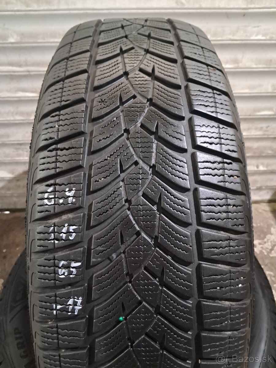 Goodyear zimné 215/65/R17 - 2