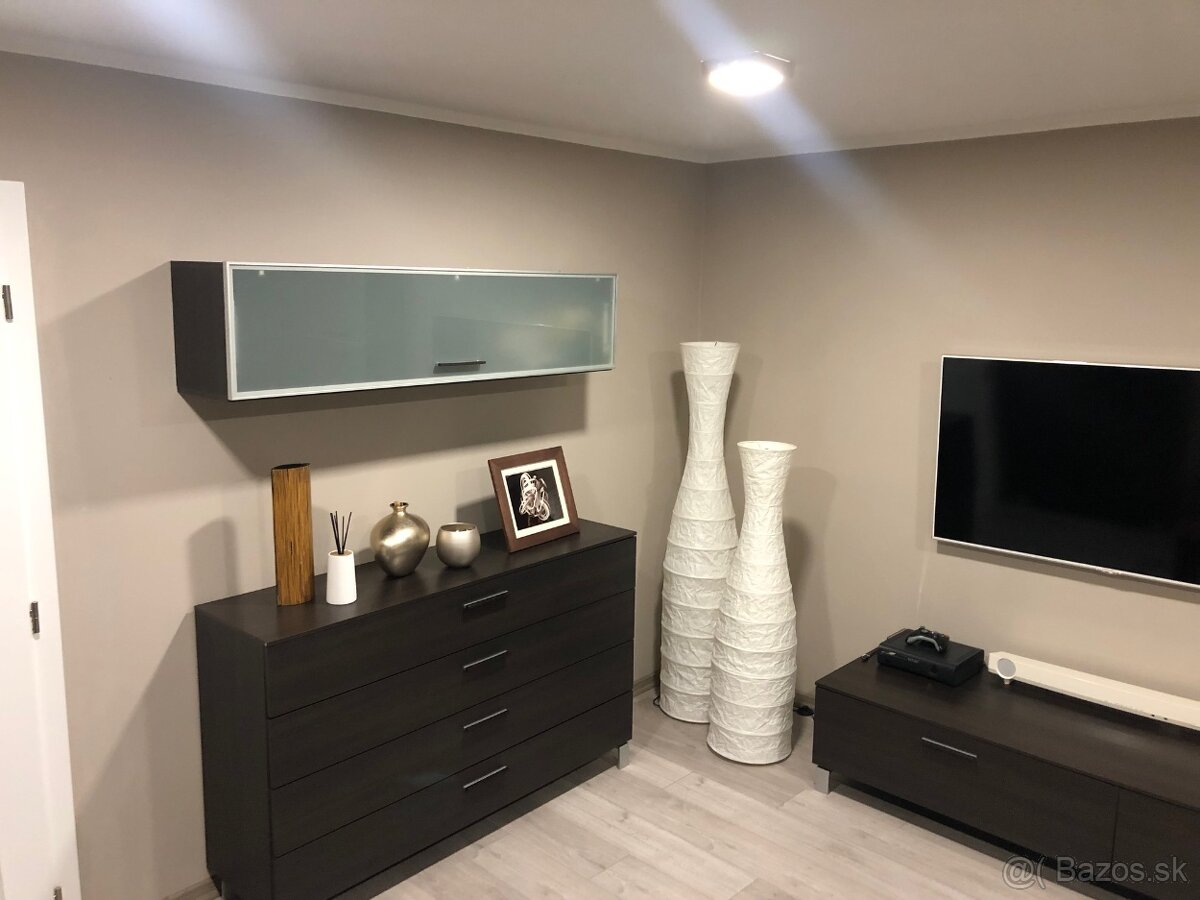 Nábytok obývacia stena - 2