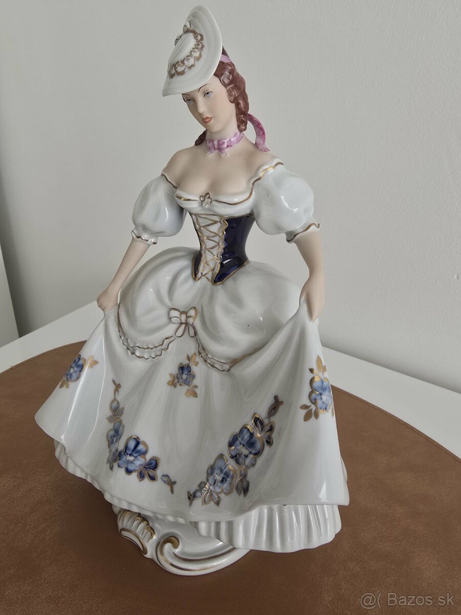Krásna porcelánová soška Royal dux - 2