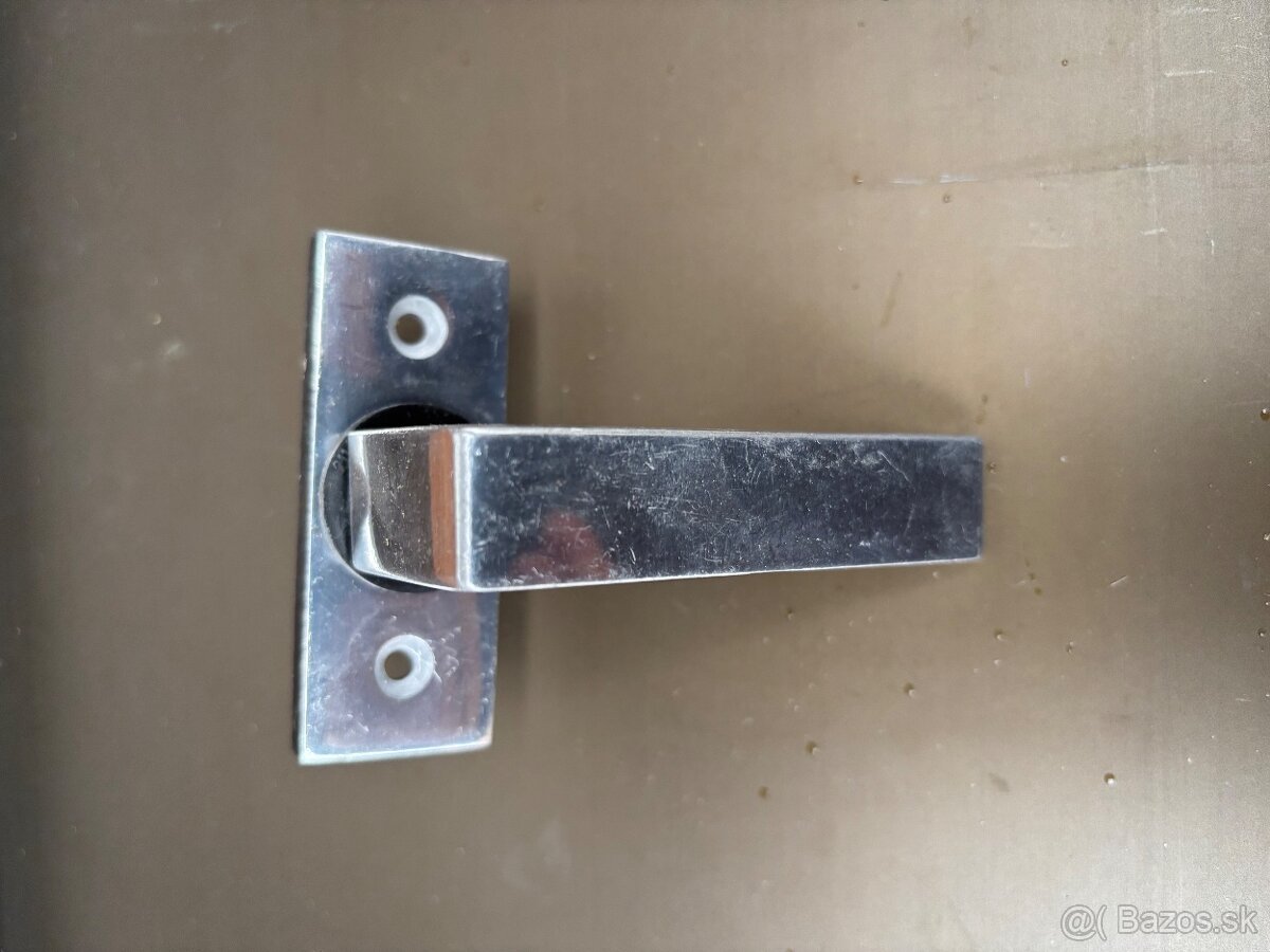 Kľučky na okno. - 2