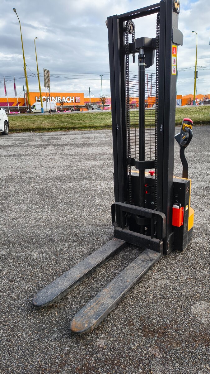 Elektrický vysokozdvižný vozík 1t 3,3m - 2