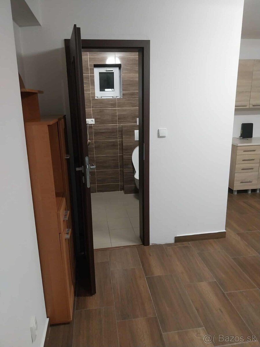 Kancelária, obchodný priestor, prevádzka, kaderníctvo, - 2
