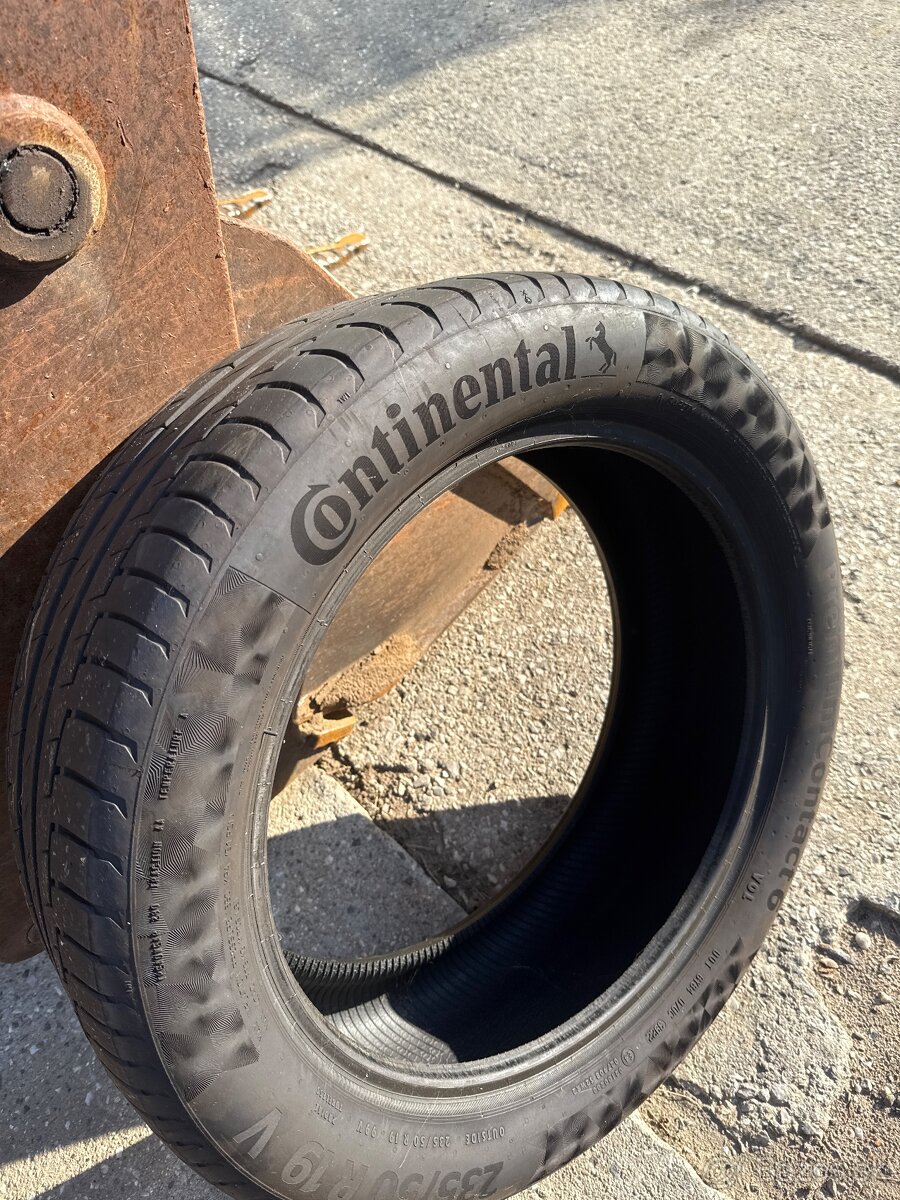 235/50r19 - 2