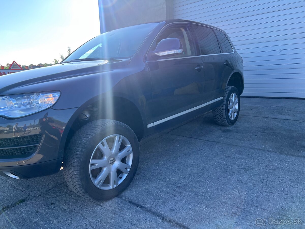 Predám náhradné diely na Volkswagen touareg 3.0tdi 176kw - 2