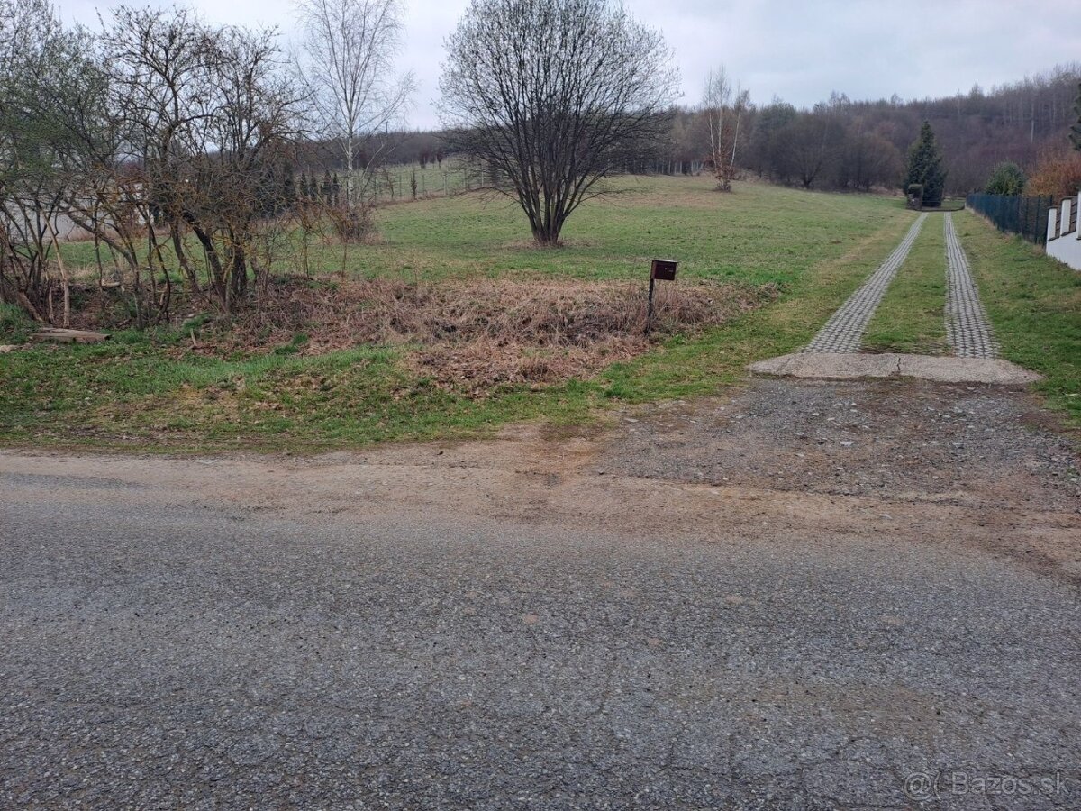 Na predaj - Stavebný pozemok, 4 020m2,Lipová - Veľký Šariš. - 2