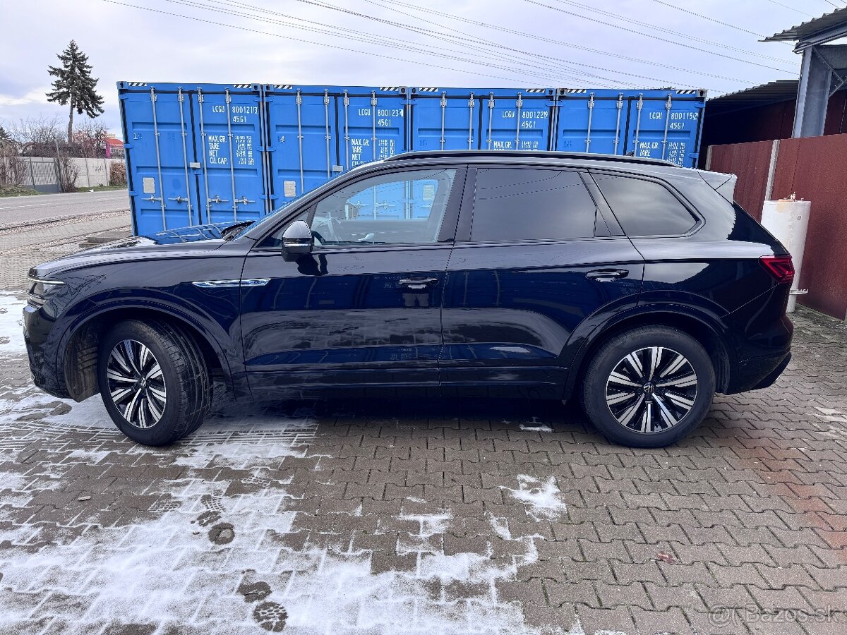 VW Touareg R-Line 3.0TDI facelift - 2