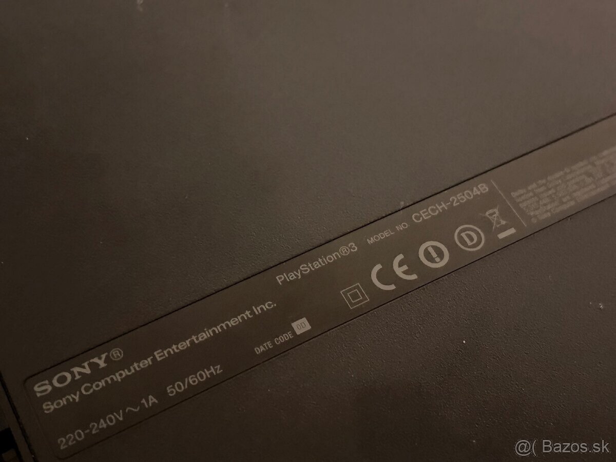 PlayStation 3 + 2 ovládače + 5 hier - 2