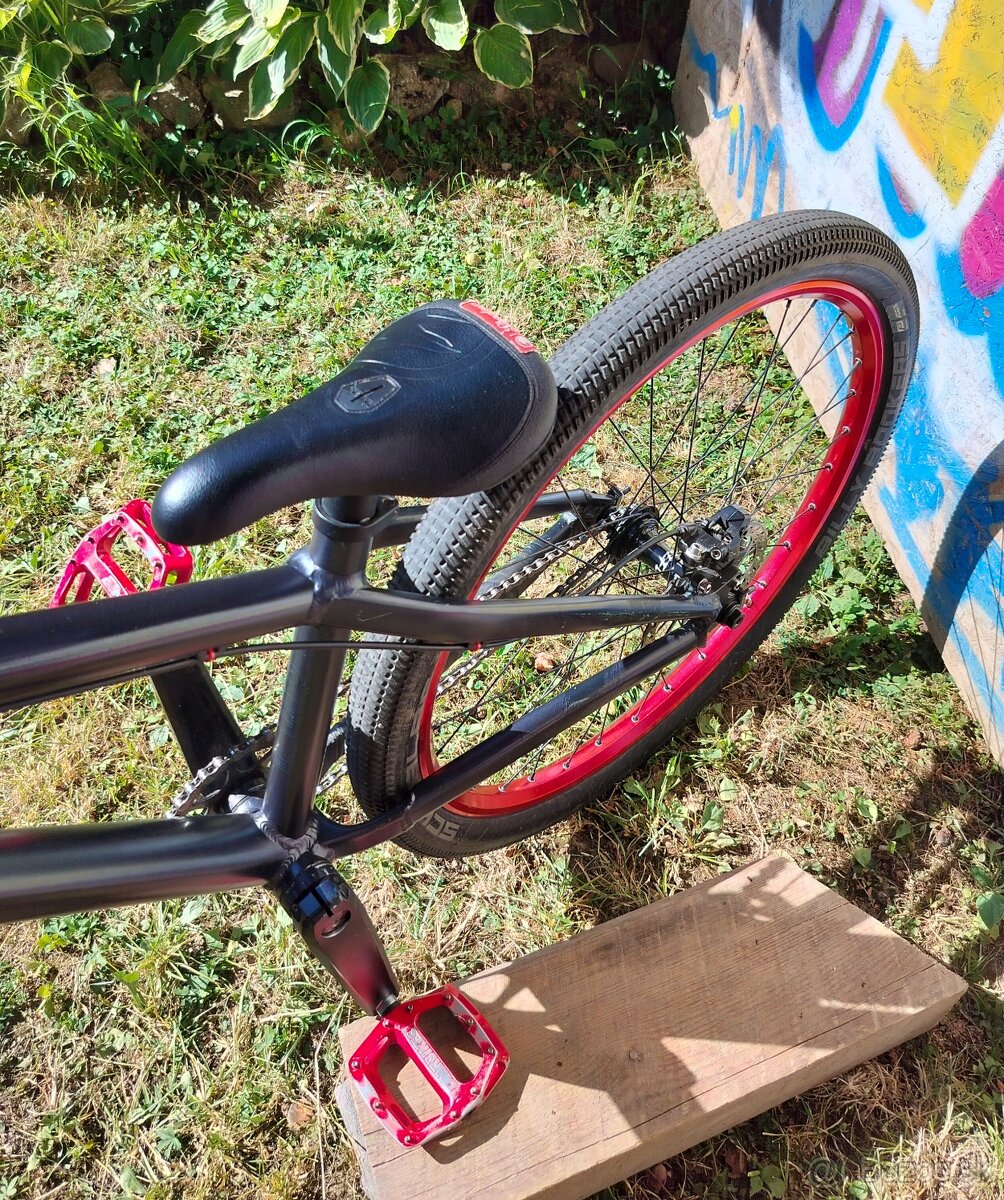 Custom Dirt Kellys Whip 30 - 2