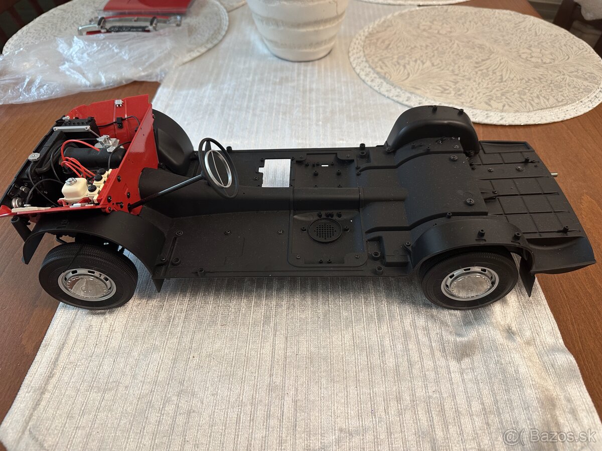 Predám VAZ 2101 1:8 Hachette - 2