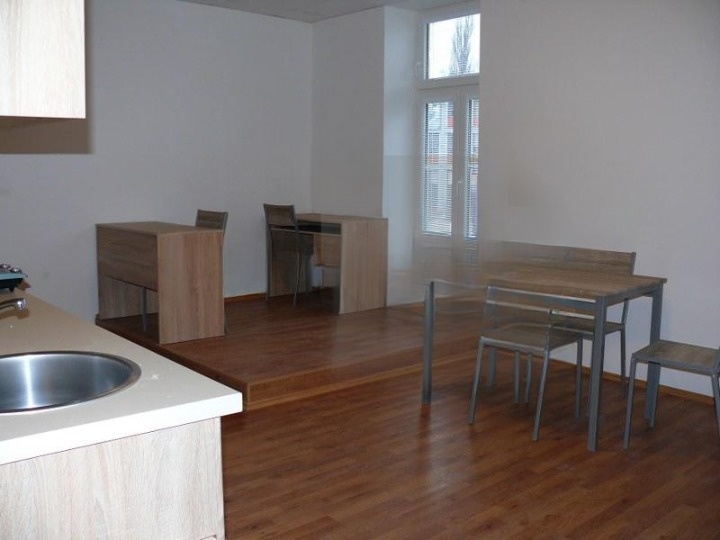 Byt vhodný pre 4 študentov mladých ľudí, bývanie v centre BB - 2