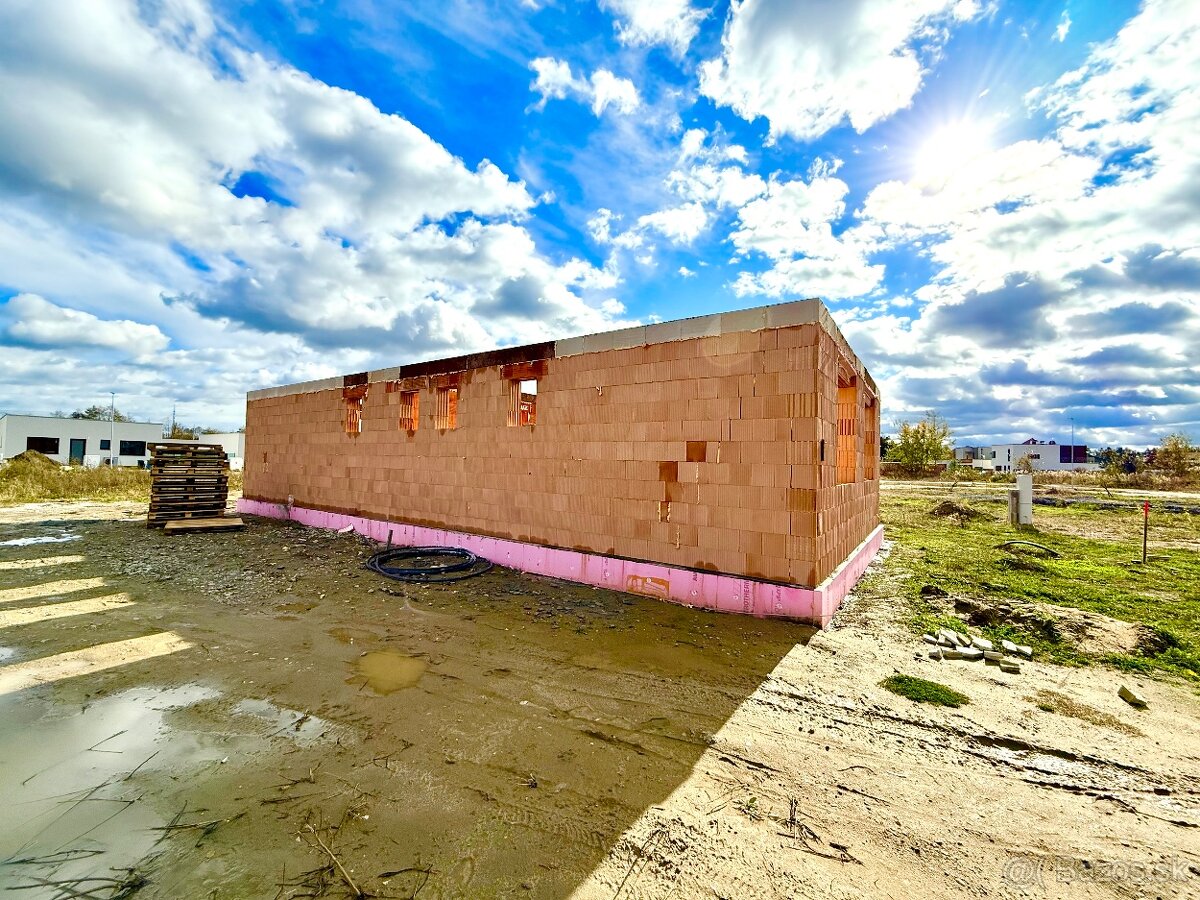 4 izbový bungalov v ŠTANDARDE -nová lokalita - 2