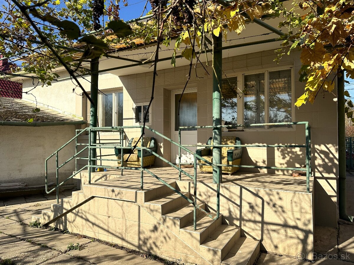 Na predaj dom s veľkým pozemkom 1216m2 Ivanka pri Dunaji - 2