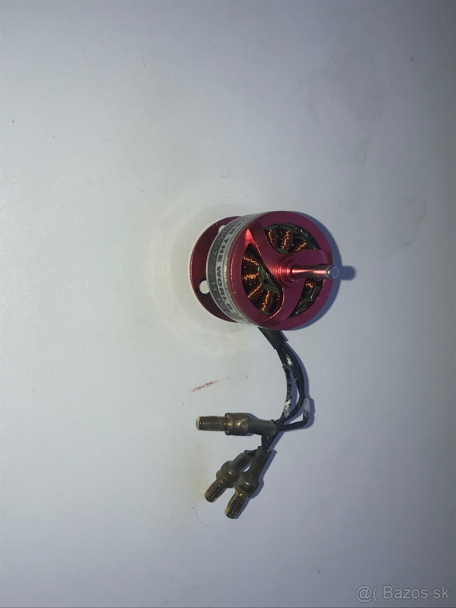 EMAX CF2812 1534KV motor + pipak k tomu - 2