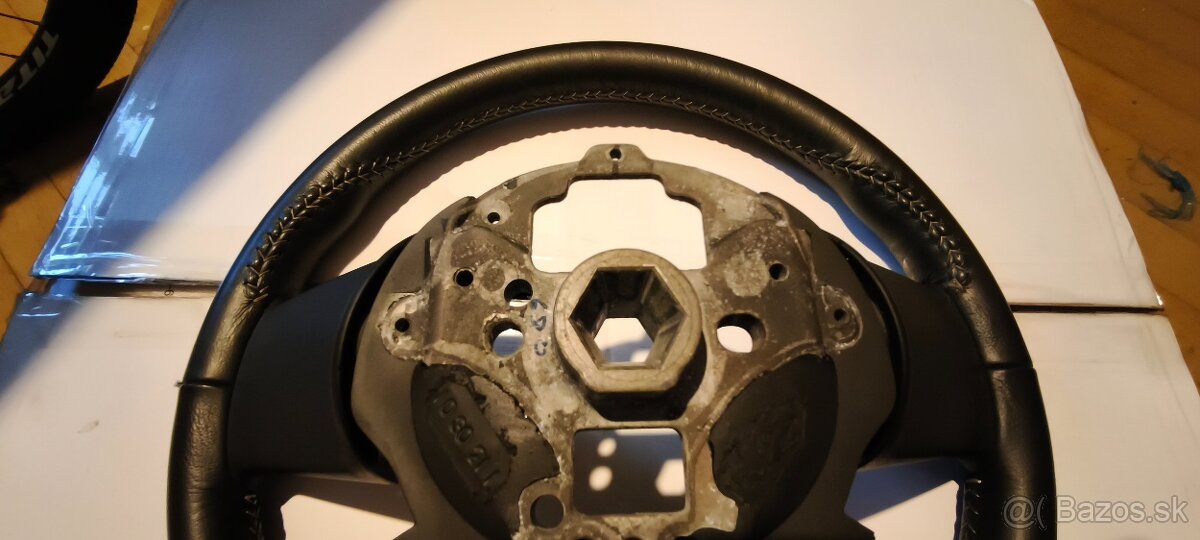 Kožený volant Ford Mustang 2011-2014 - 2