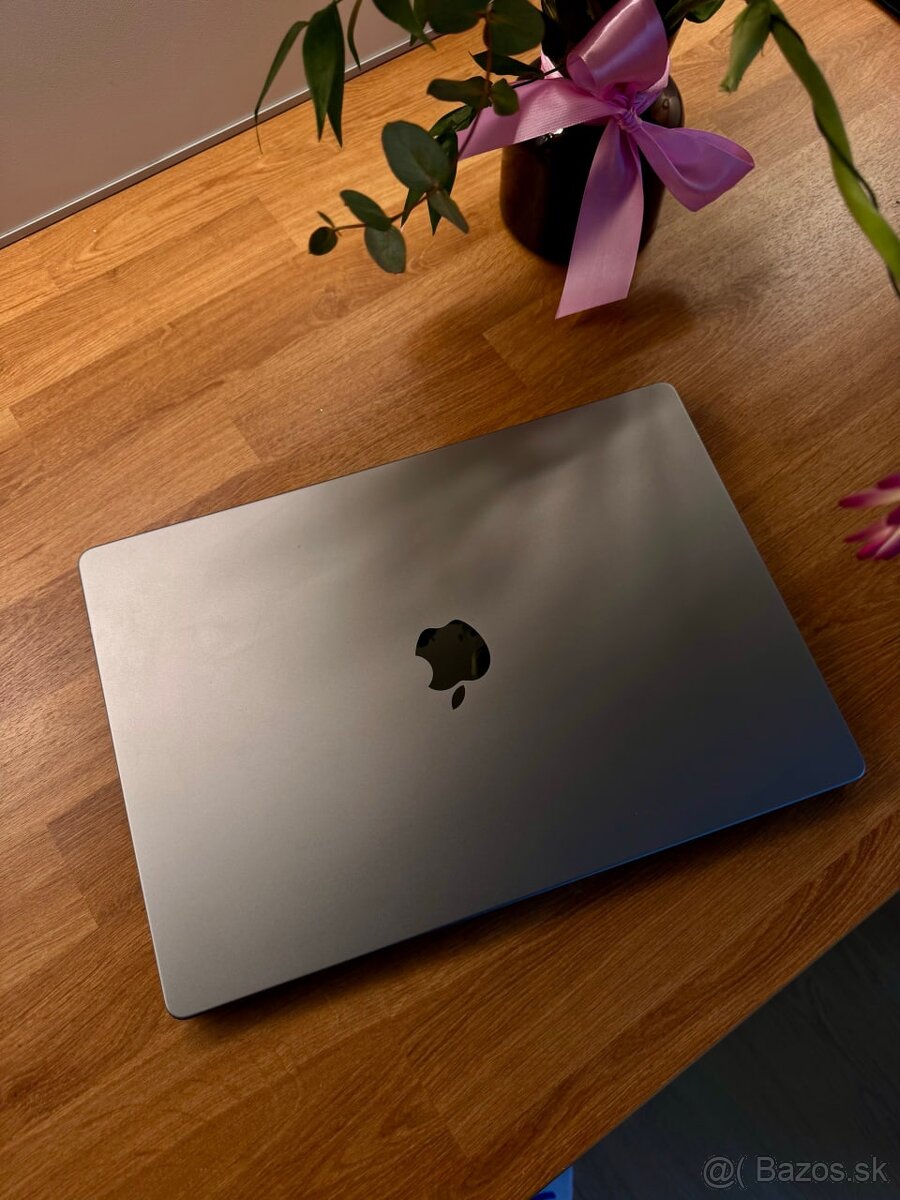 MacBook Pro M2 Pro - 2