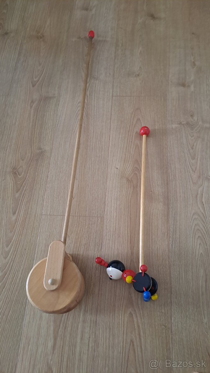 Drevena hracka - strkadlo - 2