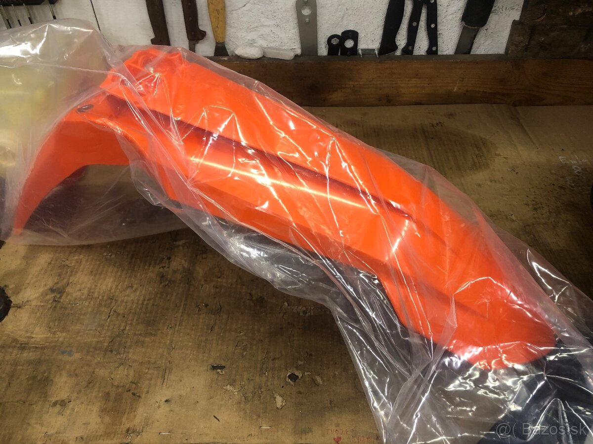 Nove plasty KTM 2018 - 2