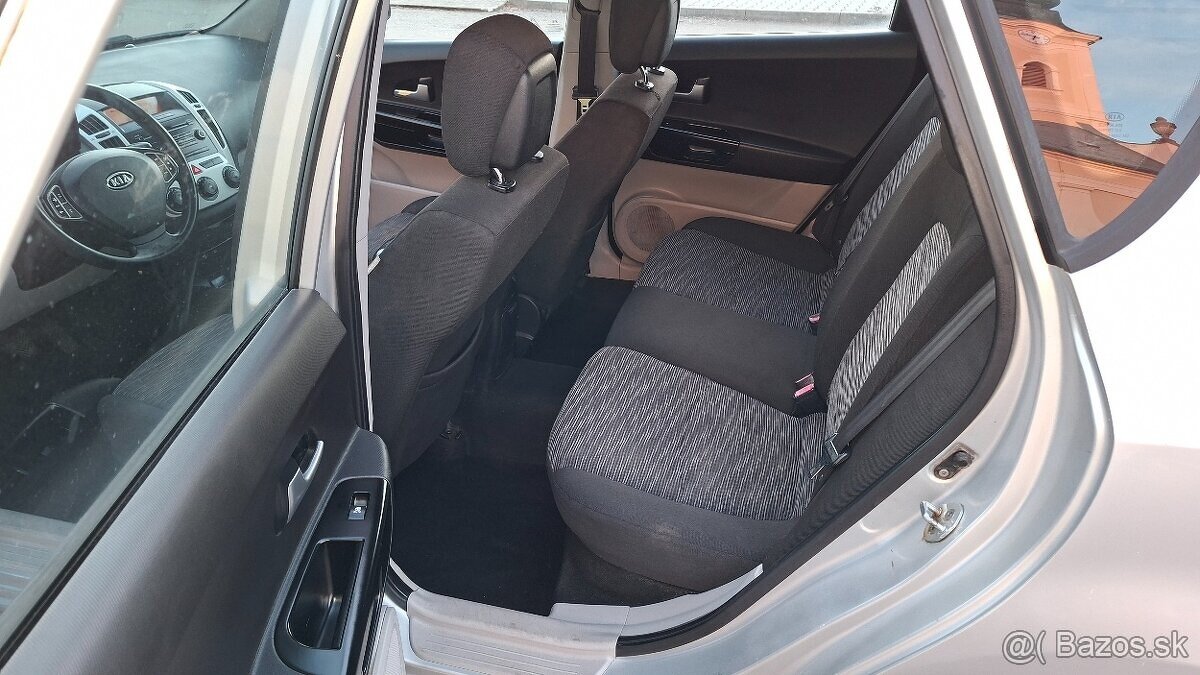 Kia Ceed 1.6 CRDi MAXIMÁLNE ZACHOVALE - 2