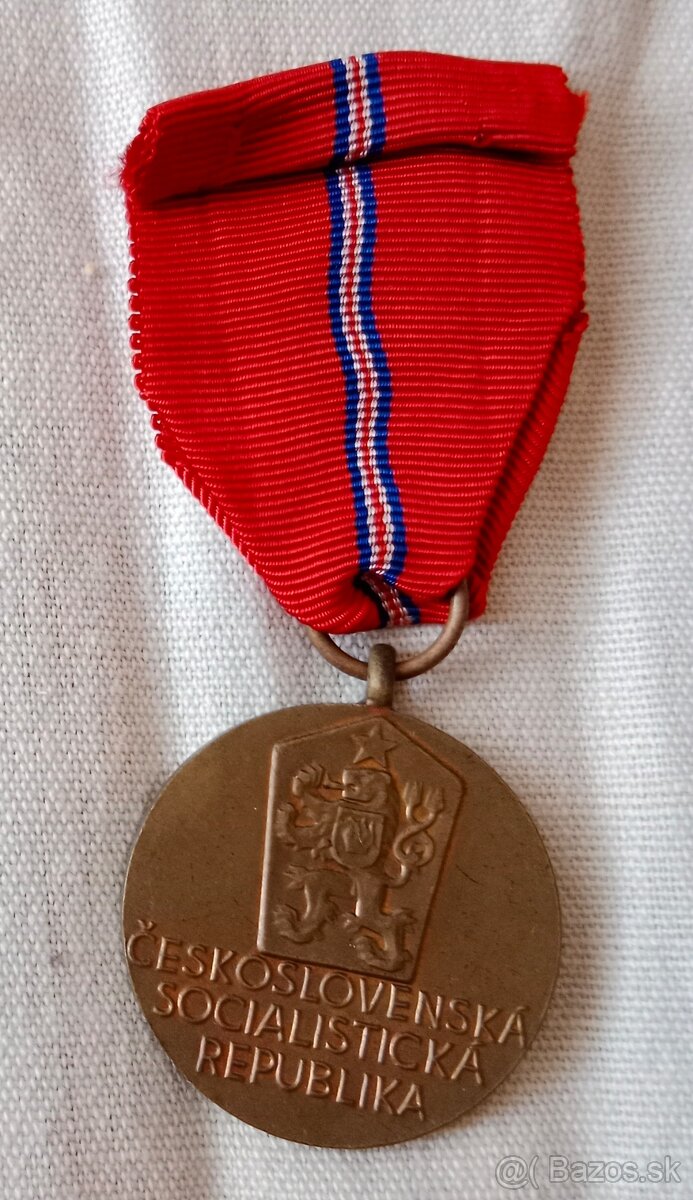 predám vyznamenanie SNP - 2
