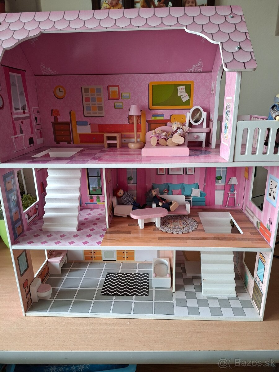 drevený domček s nábytkom - 2