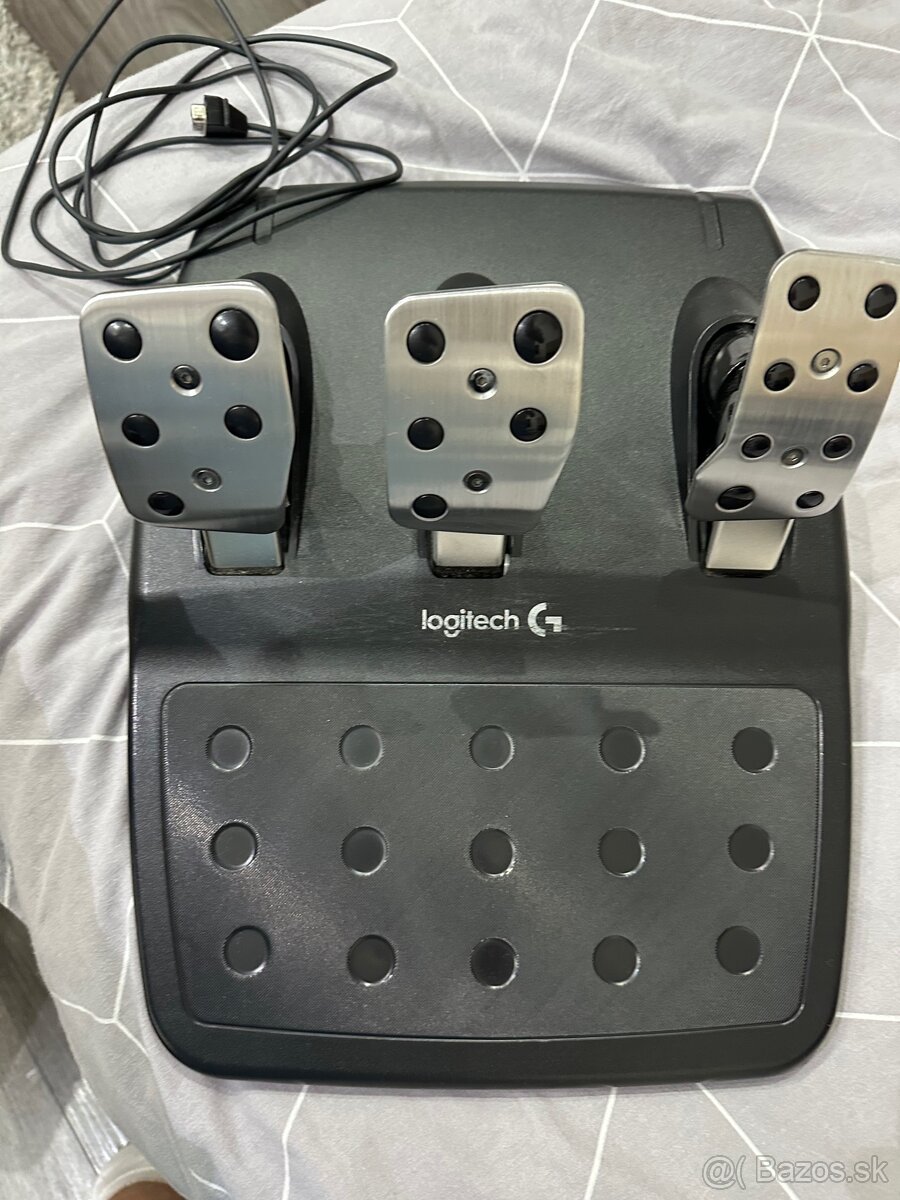 Predám Logitech G29 volant – PlayStation edícia + radiaca pá - 2