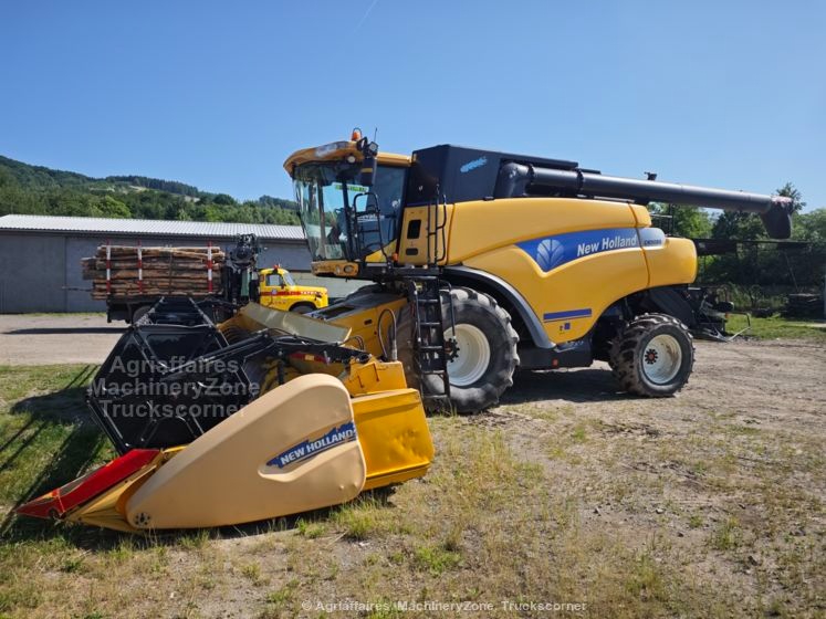 Predám kombajn New Holland CR 9080, rok výroby 2011, - 2