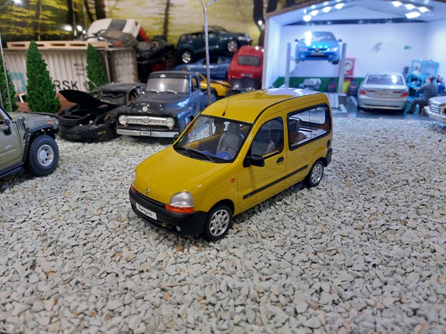 model auta Renault Kangoo 1.4 RT Otto mobile 1:18 - 2