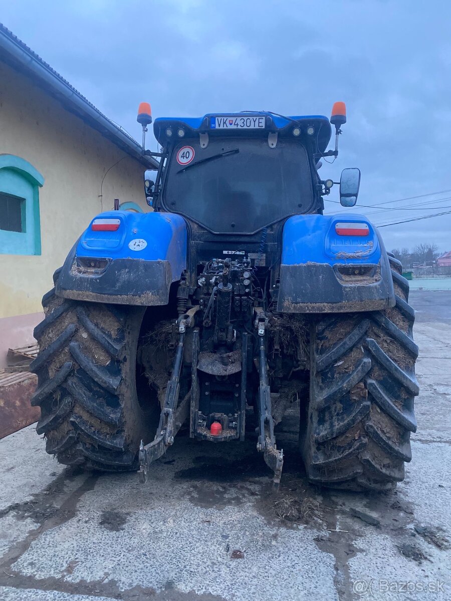 Traktor New Holland - 2