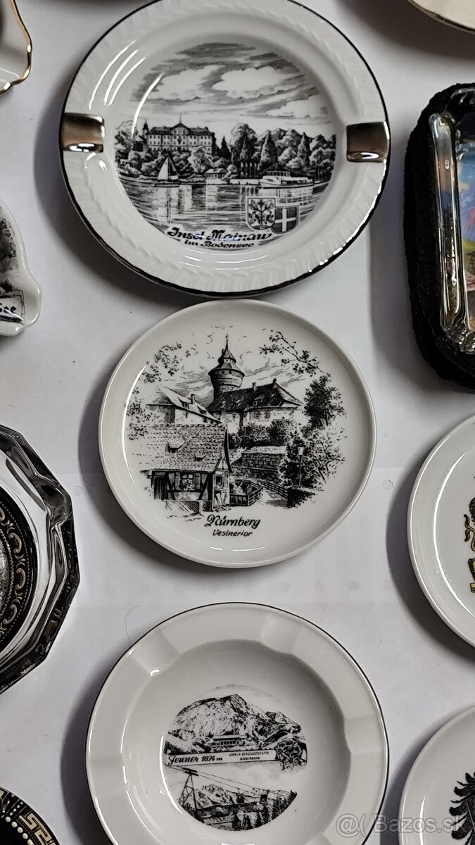 Predám zbierku 87 popolníkov - 2