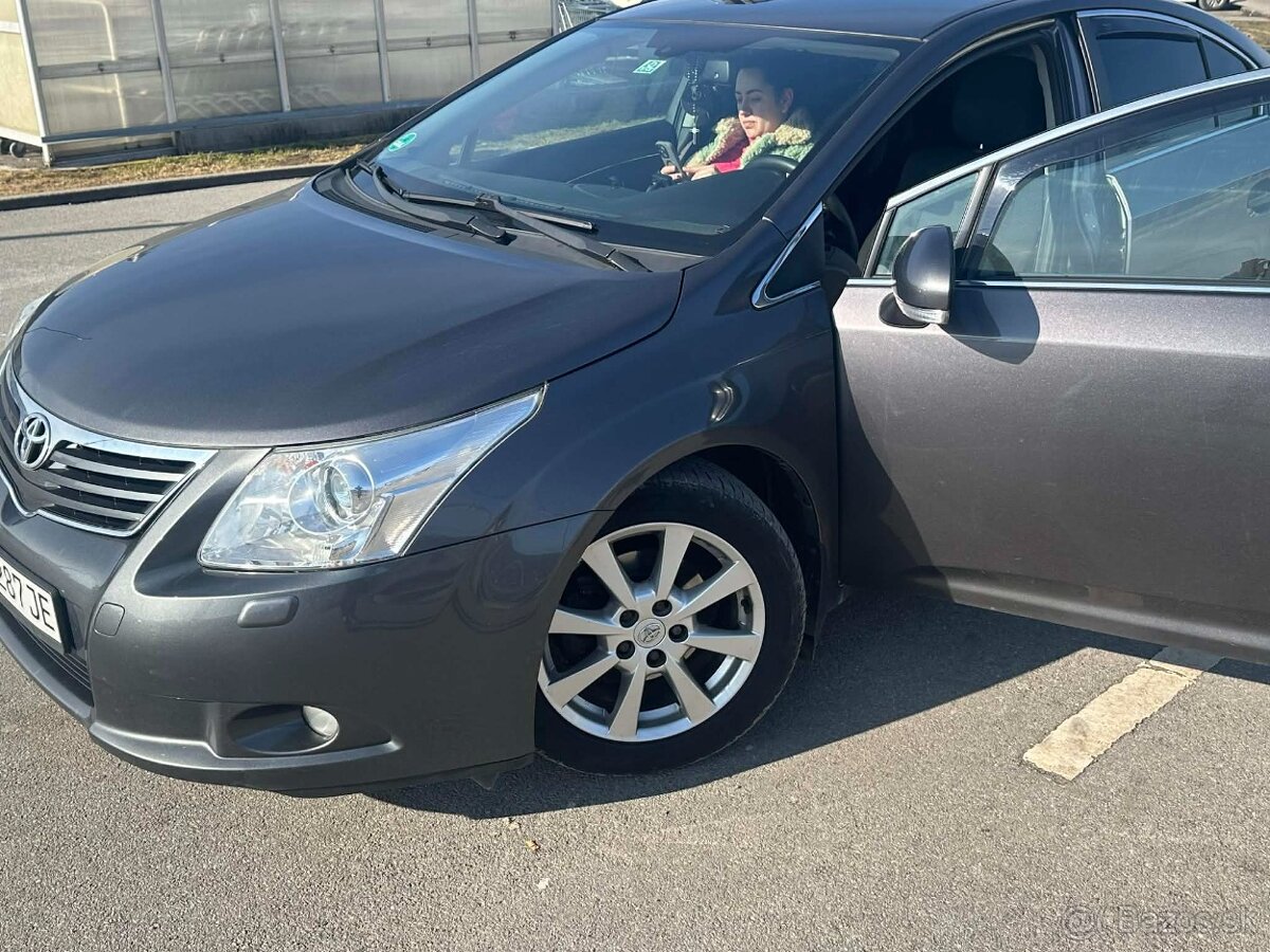 Toyota Avensis - 2