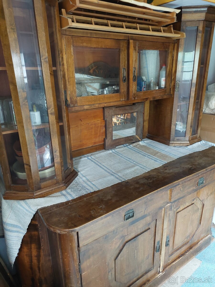 Starozitna skrina - 2