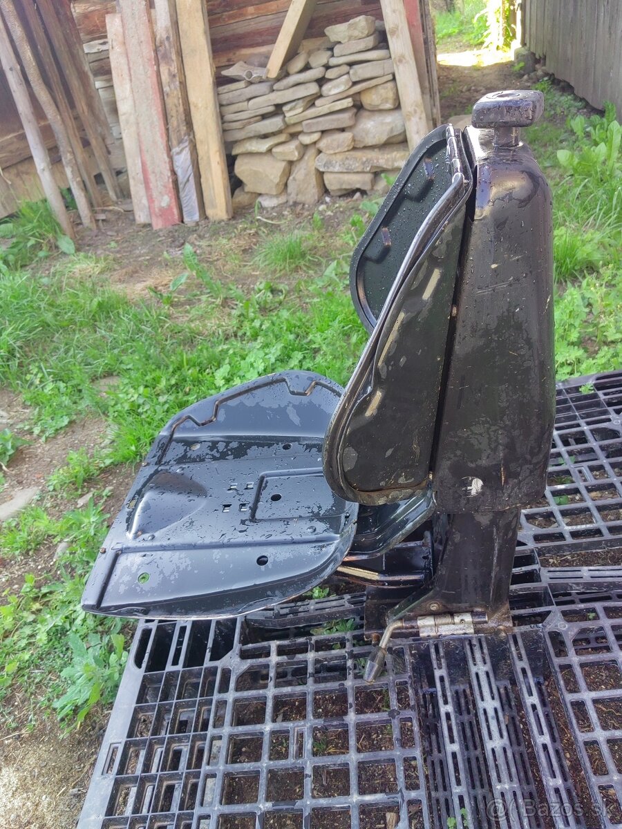 Sedadlo Zetor - 2