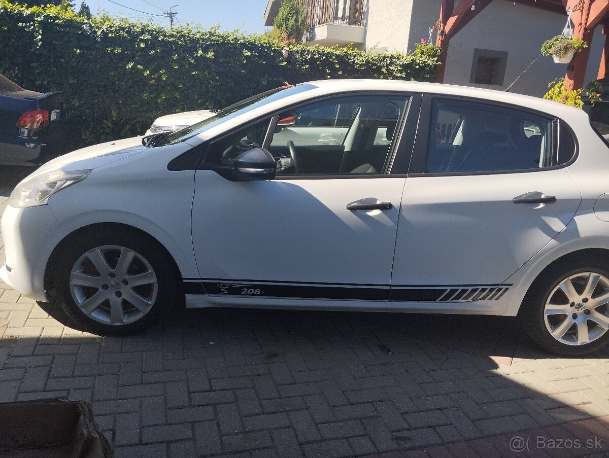 Peugeot 208. 1,4 HDi znížená cena - 2